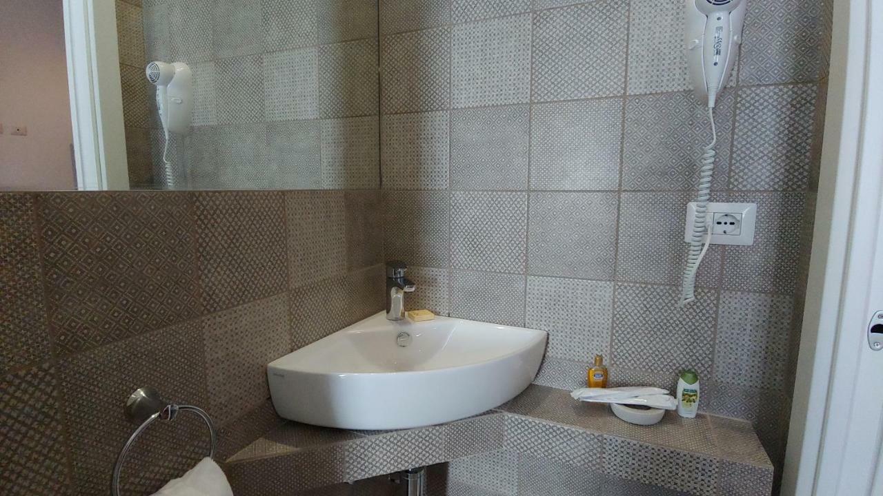 B&B El Brumista Milano Eksteriør billede